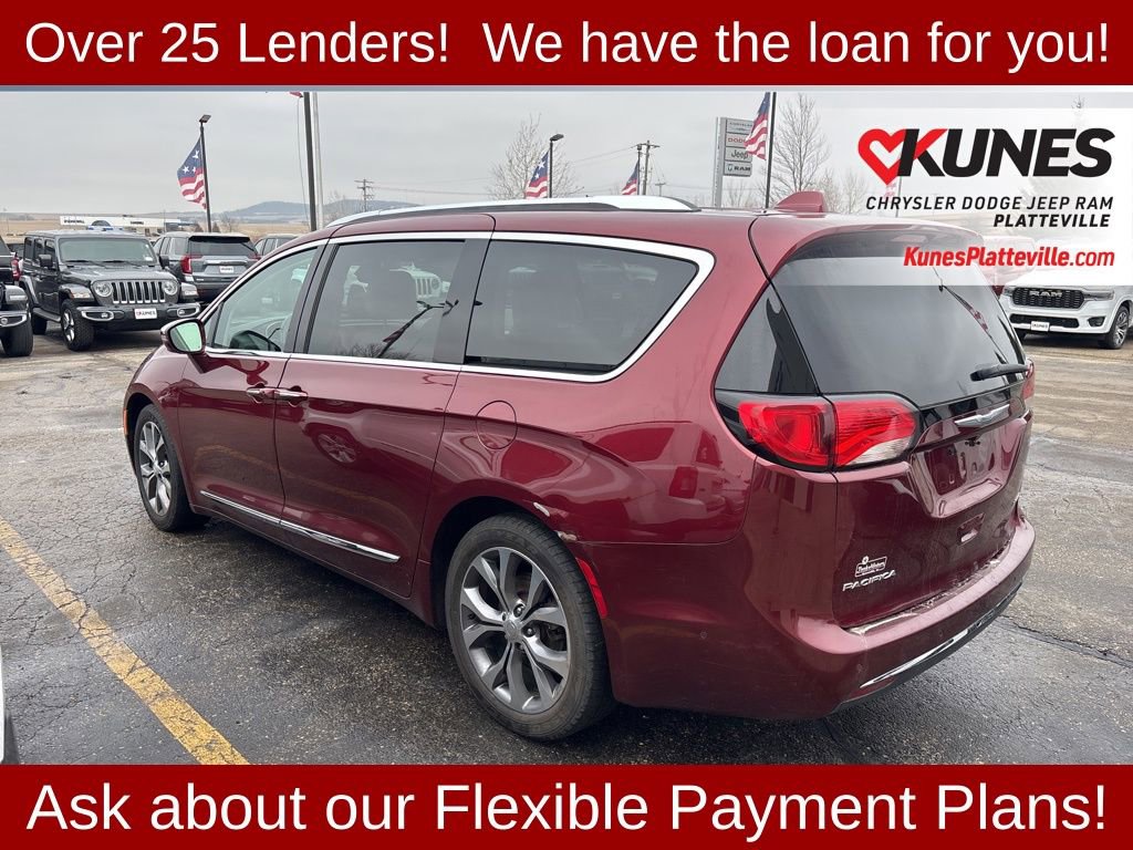 Used 2017 Chrysler Pacifica Limited w/ UConnect Theater Package FWD image 6