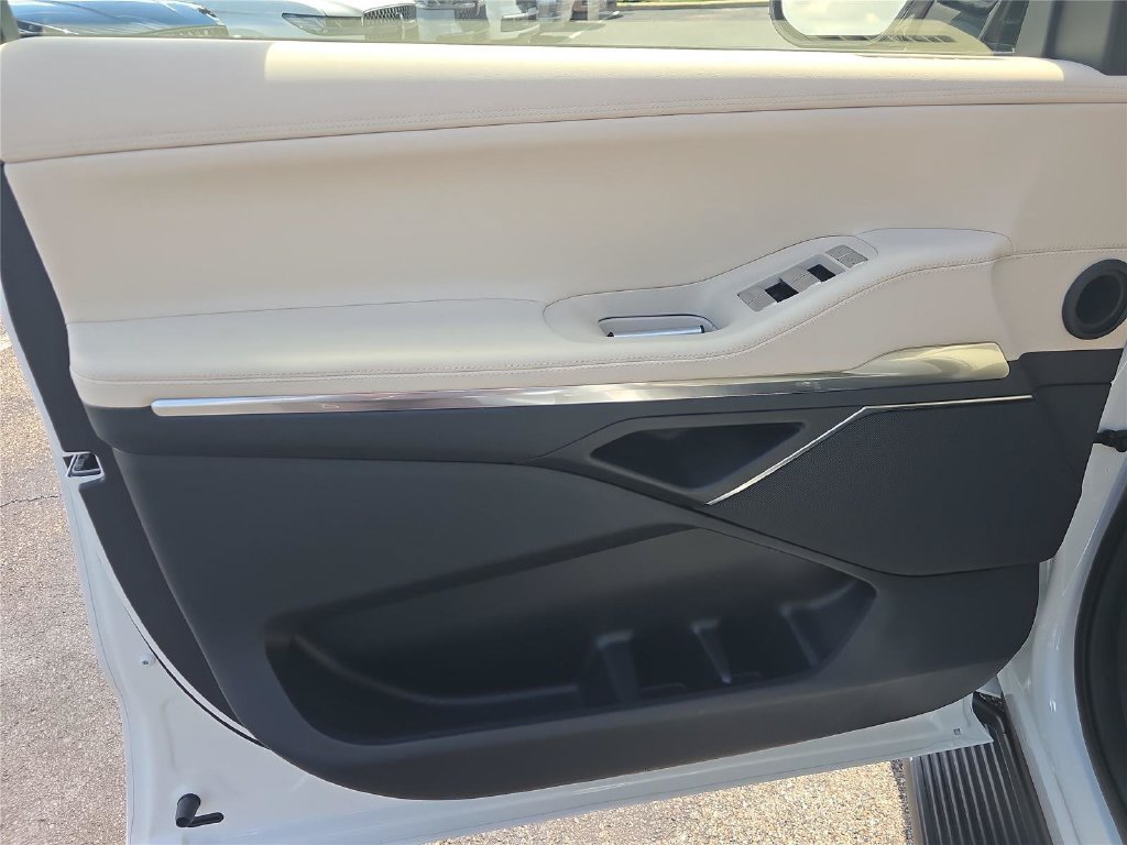 New 2027 Lincoln Navigator Premiere RWD image 15