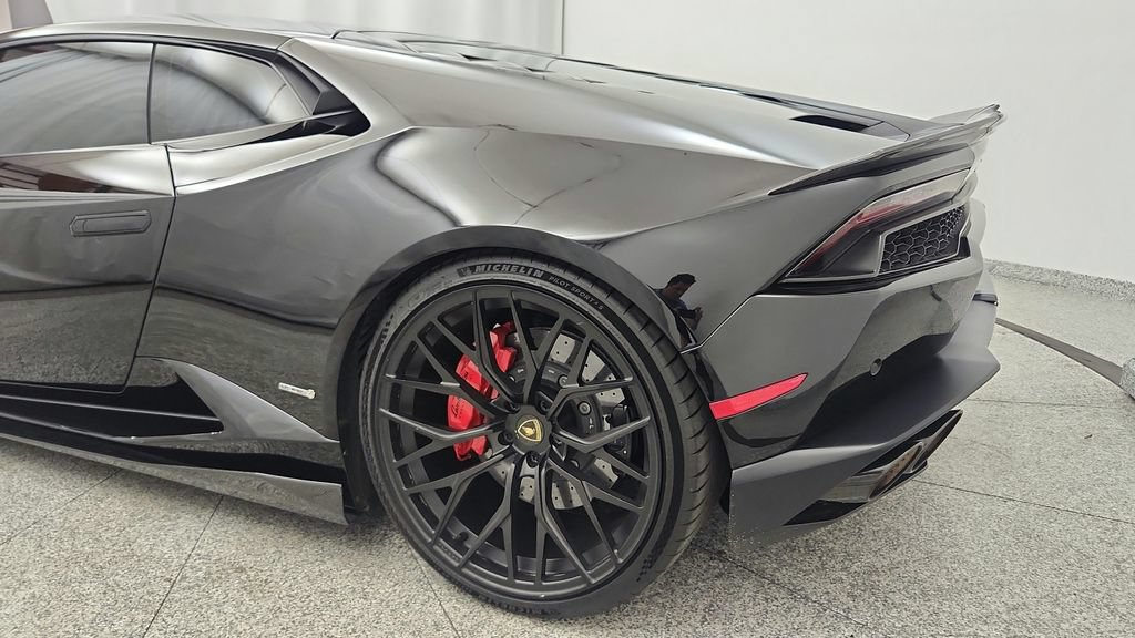 Used 2015 Lamborghini Huracan LP 610-4 AWD/4WD image 18