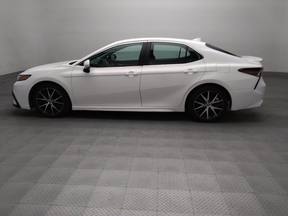 Used 2023 Toyota Camry SE FWD image 3
