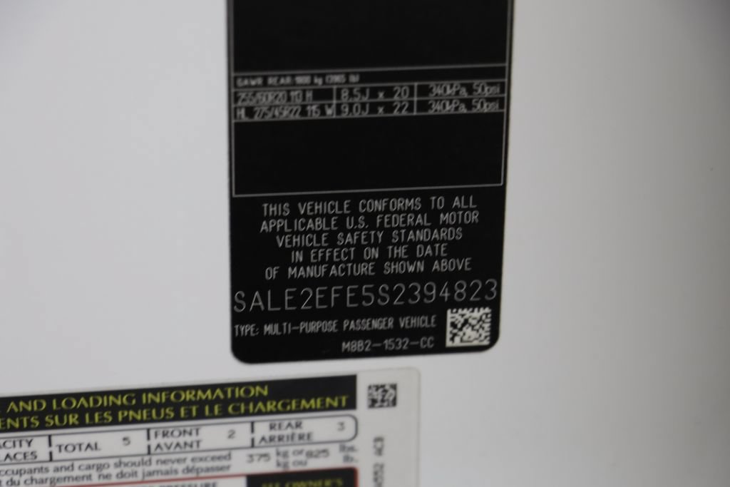Certified 2025 Land Rover Defender 110 X-Dynamic SE AWD/4WD image 25