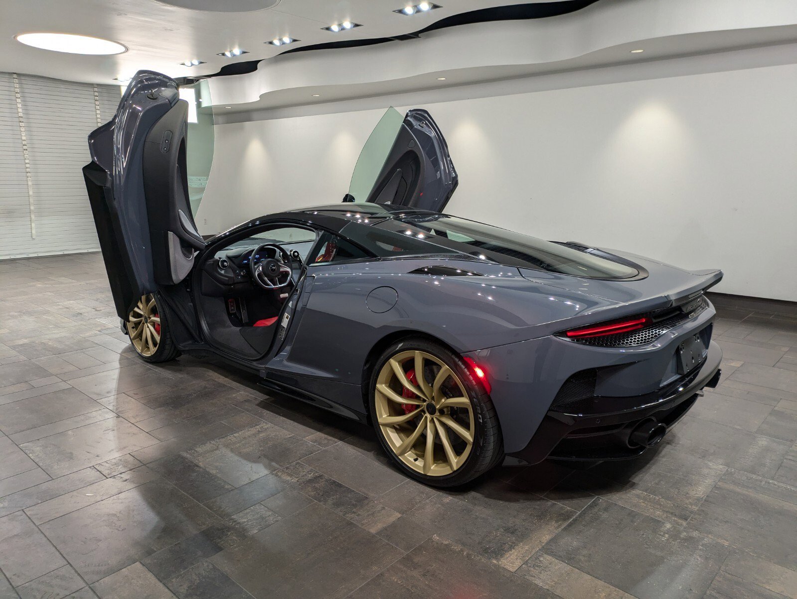 New 2025 McLaren GTS image 25