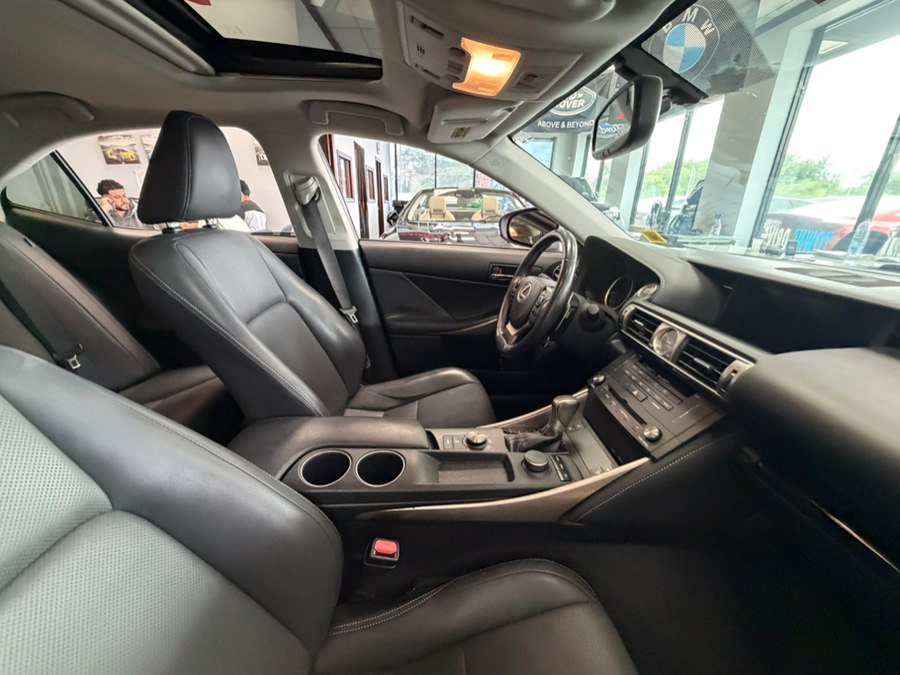 Used 2015 Lexus IS 250 w/ Premium Package RWD image 43