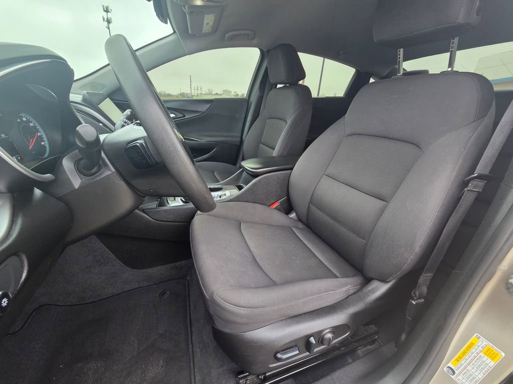 Used 2022 Chevrolet Malibu LT image 11