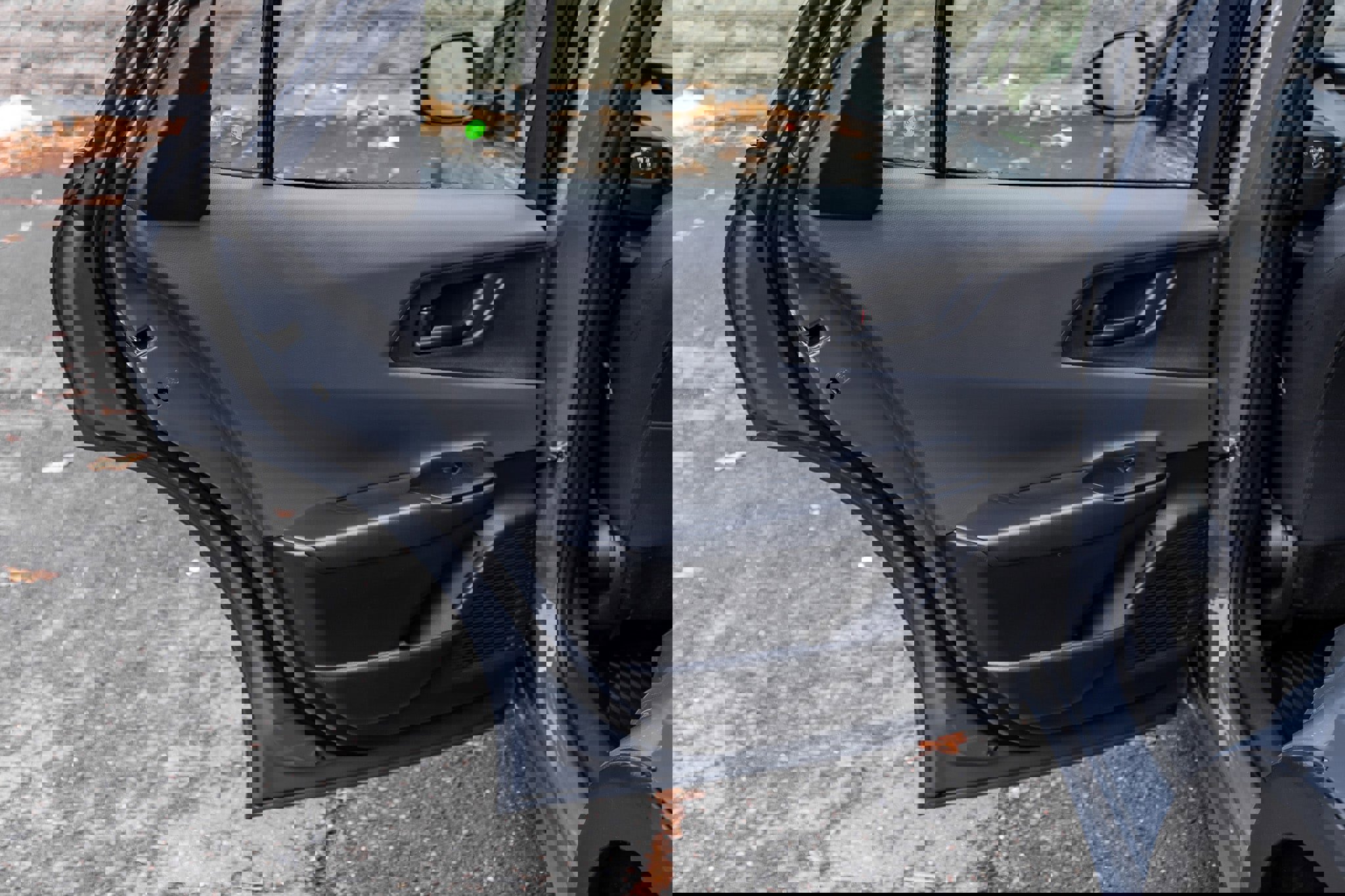 Used 2025 Toyota Prius LE image 19