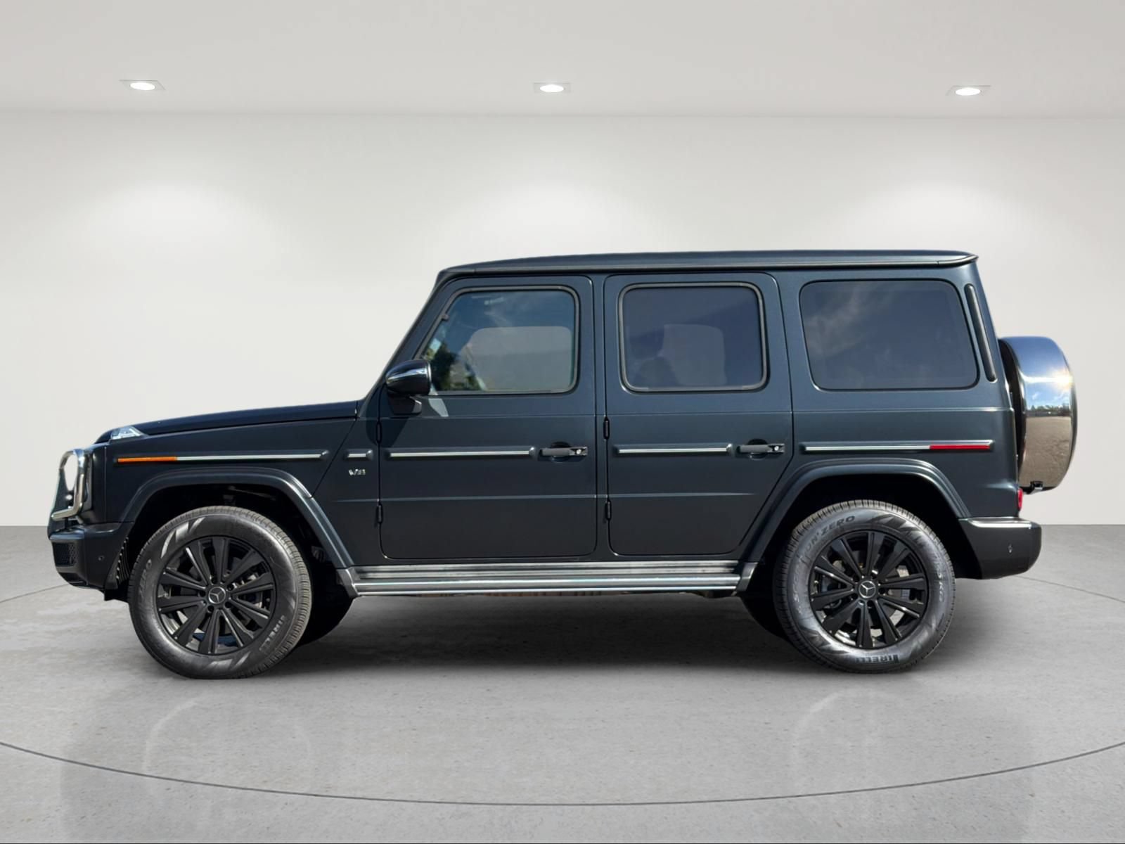 Used 2022 Mercedes-Benz G 550 image 2
