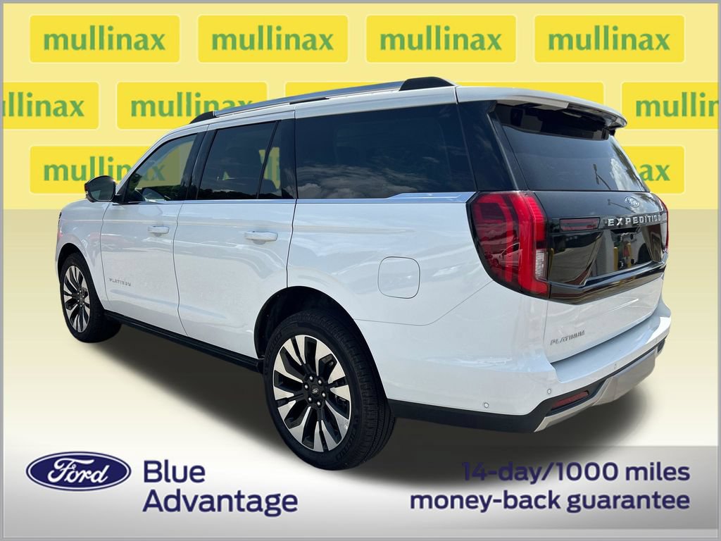 Used 2025 Ford Expedition Platinum w/ Driver's Package AWD/4WD image 3