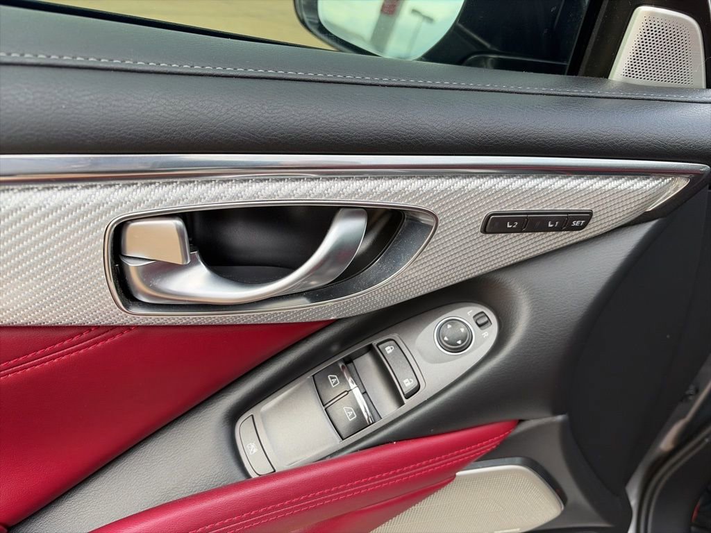 Used 2018 INFINITI Q60 Red Sport 400 w/ Sensory Package 3.0T Sport image 10