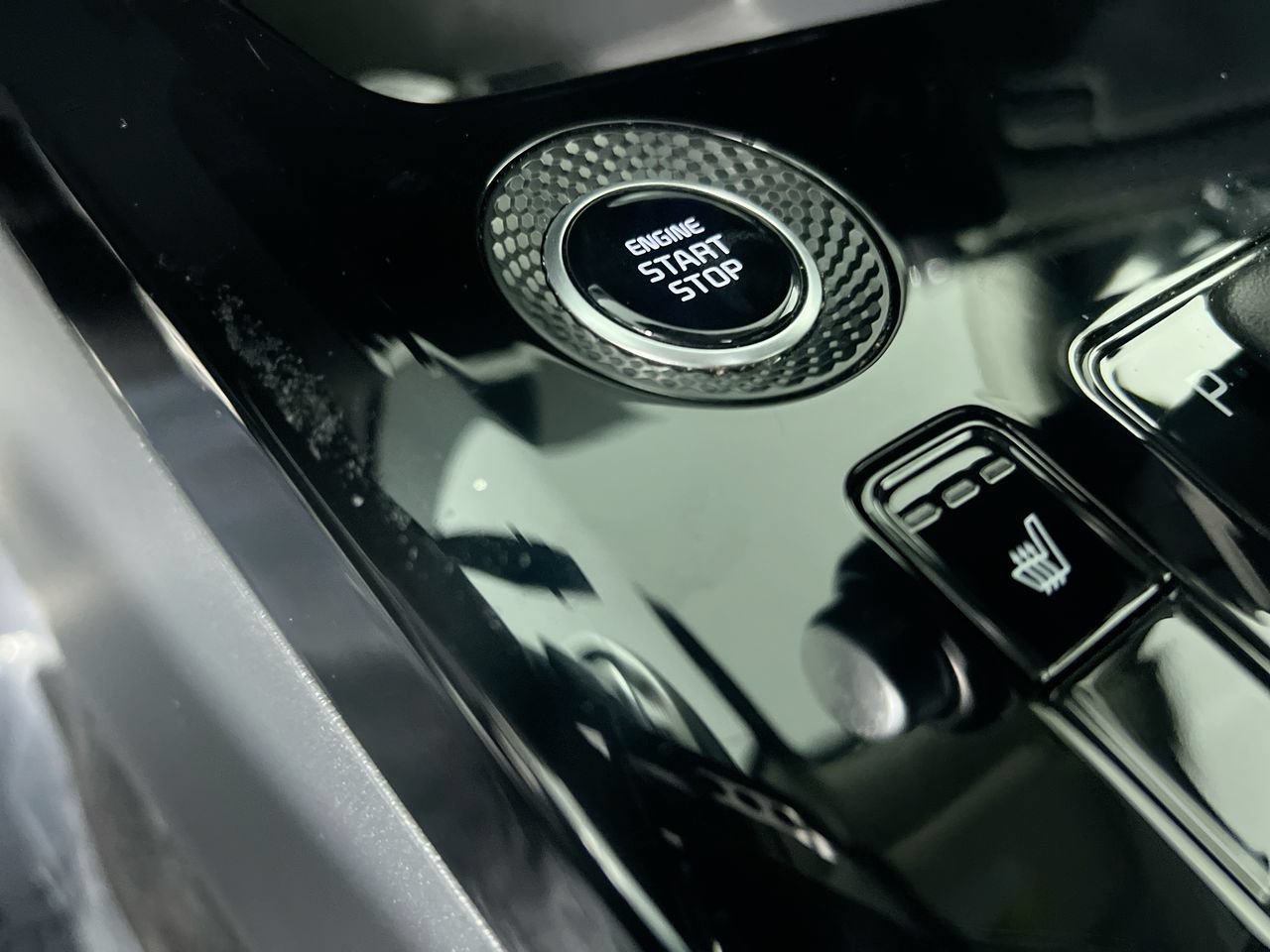 Certified 2025 Kia Niro EX Touring FWD image 22
