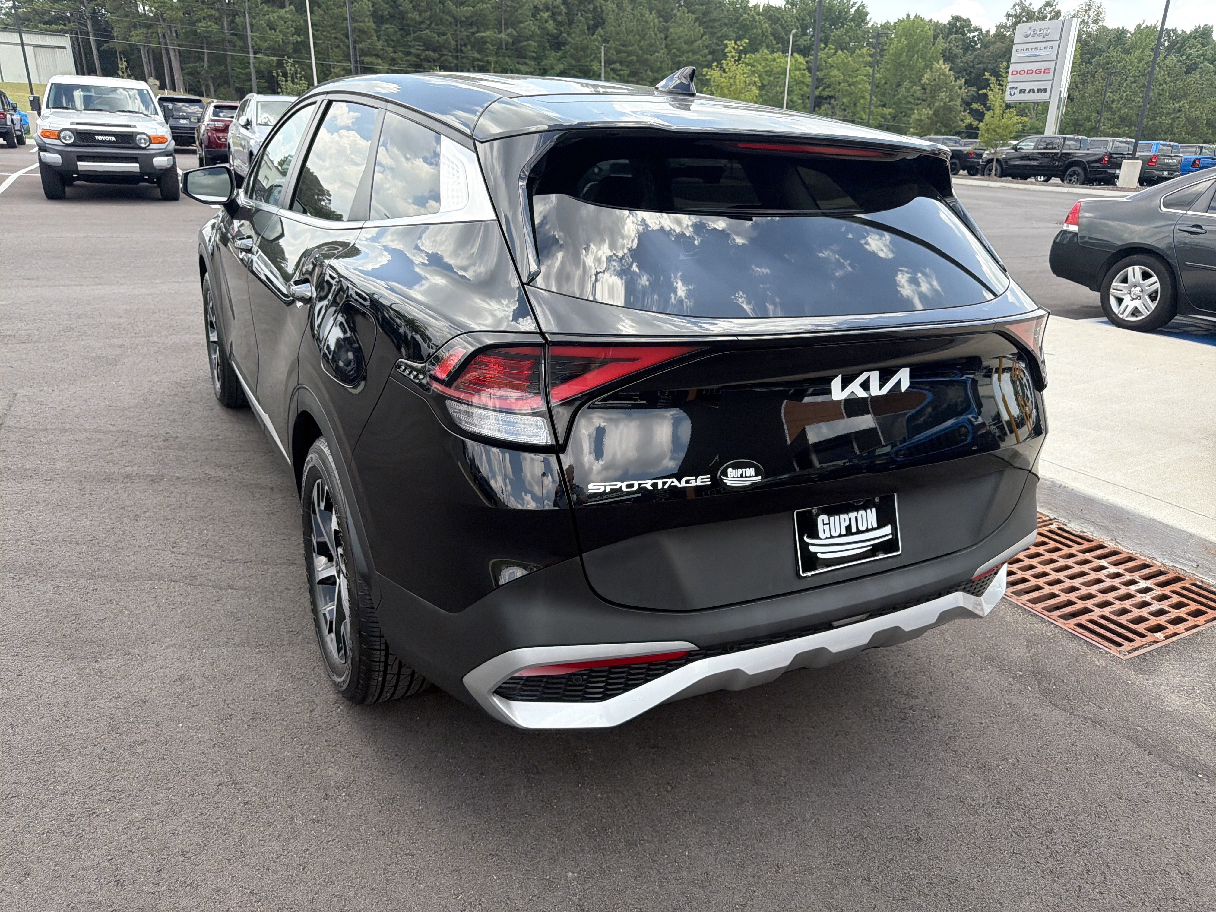 Used 2023 Kia Sportage EX FWD image 21
