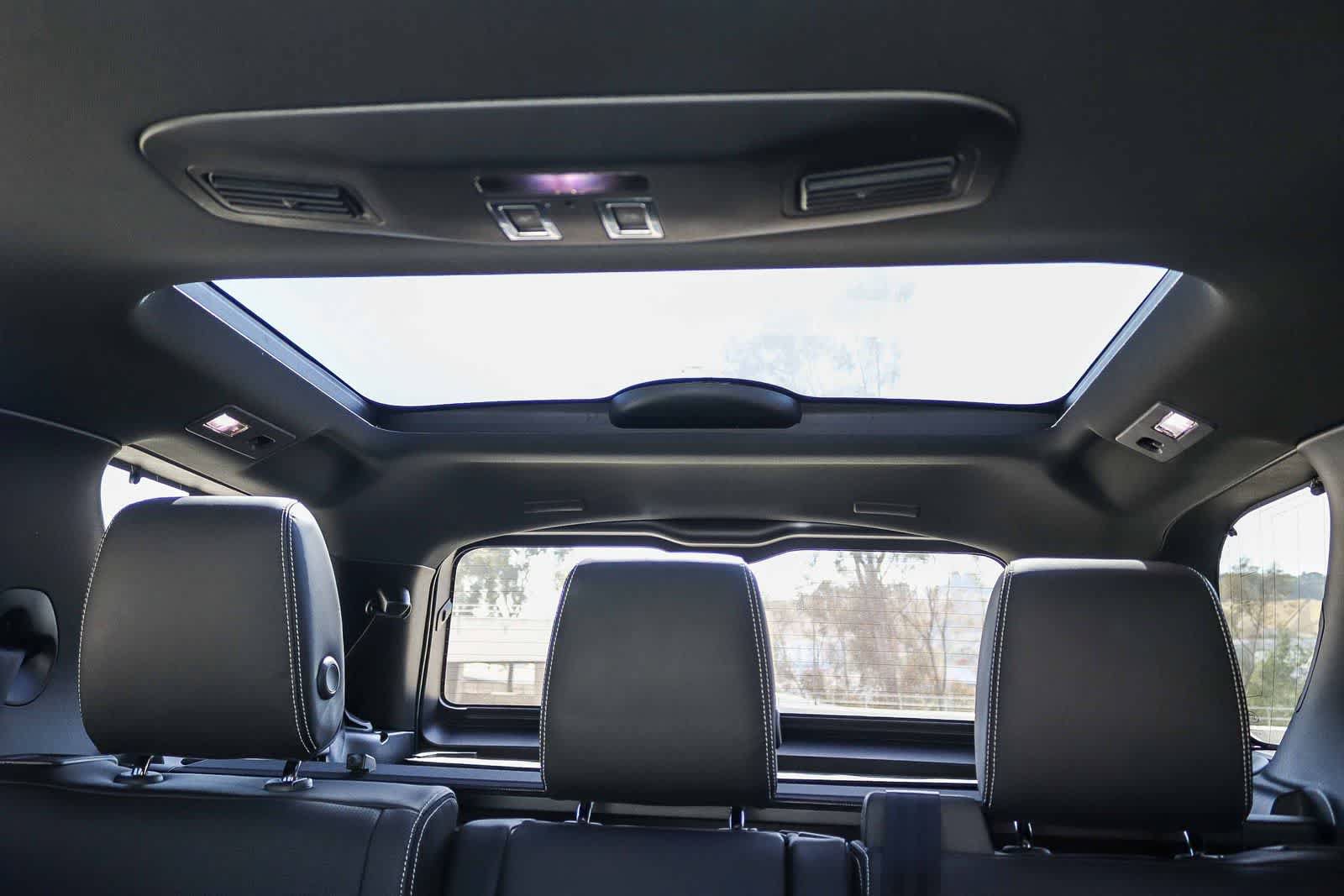 New 2026 Land Rover Discovery Dynamic SE AWD/4WD image 19