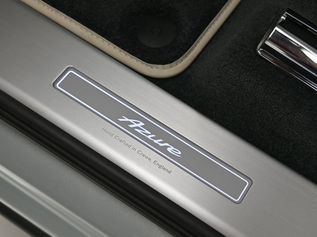 Certified 2025 Bentley Bentayga Extended Wheelbase image 29