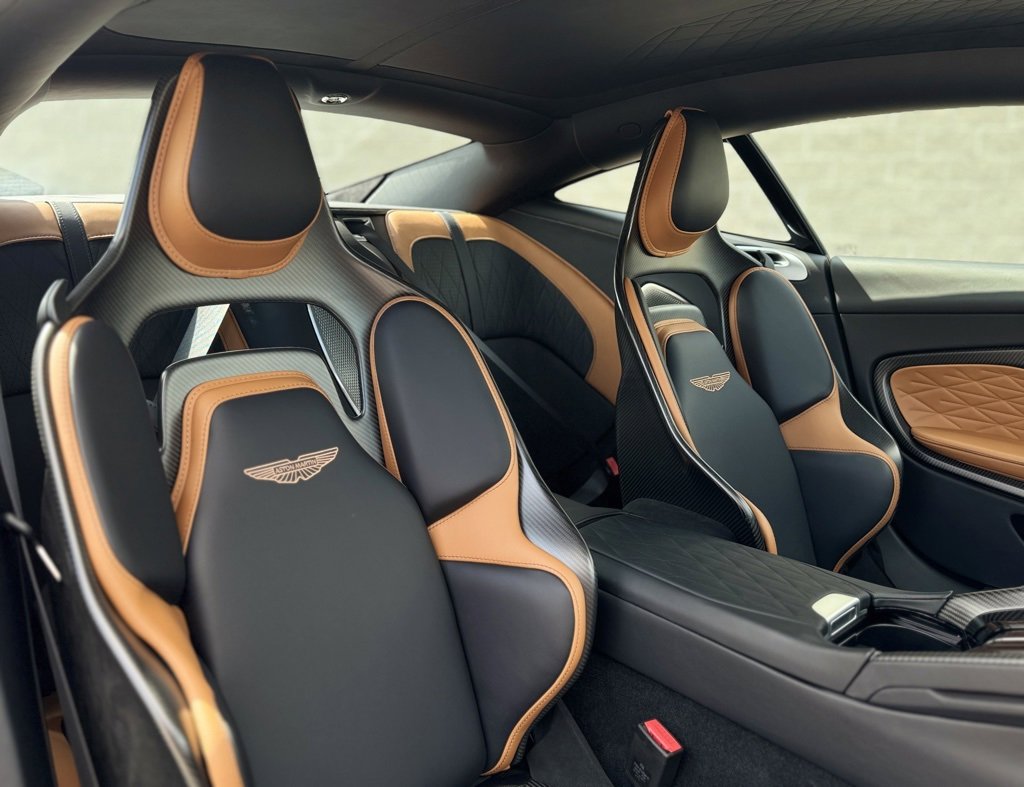 Used 2025 Aston Martin DB12 Coupe image 17
