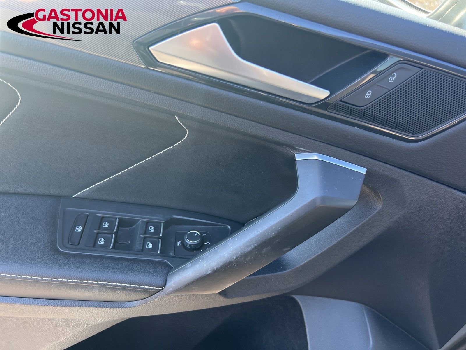 Used 2023 Volkswagen Tiguan SE image 35