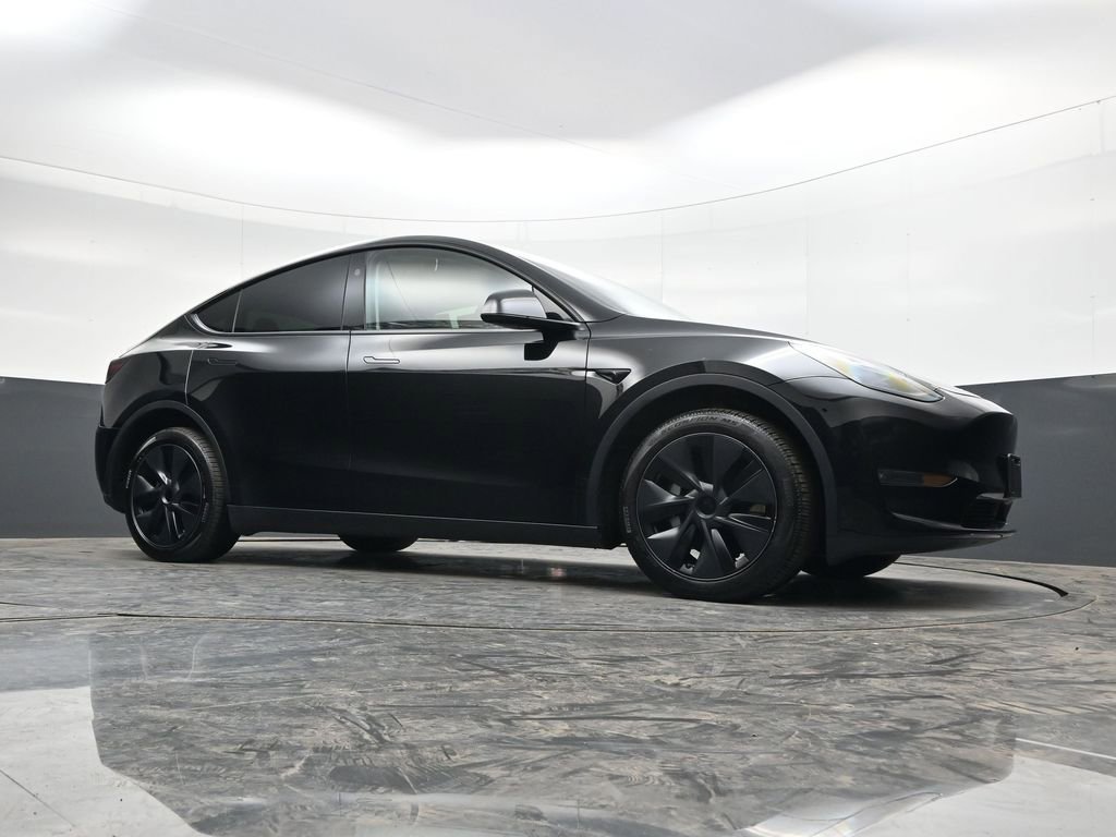 Used 2025 Tesla Model Y Long Range image 23