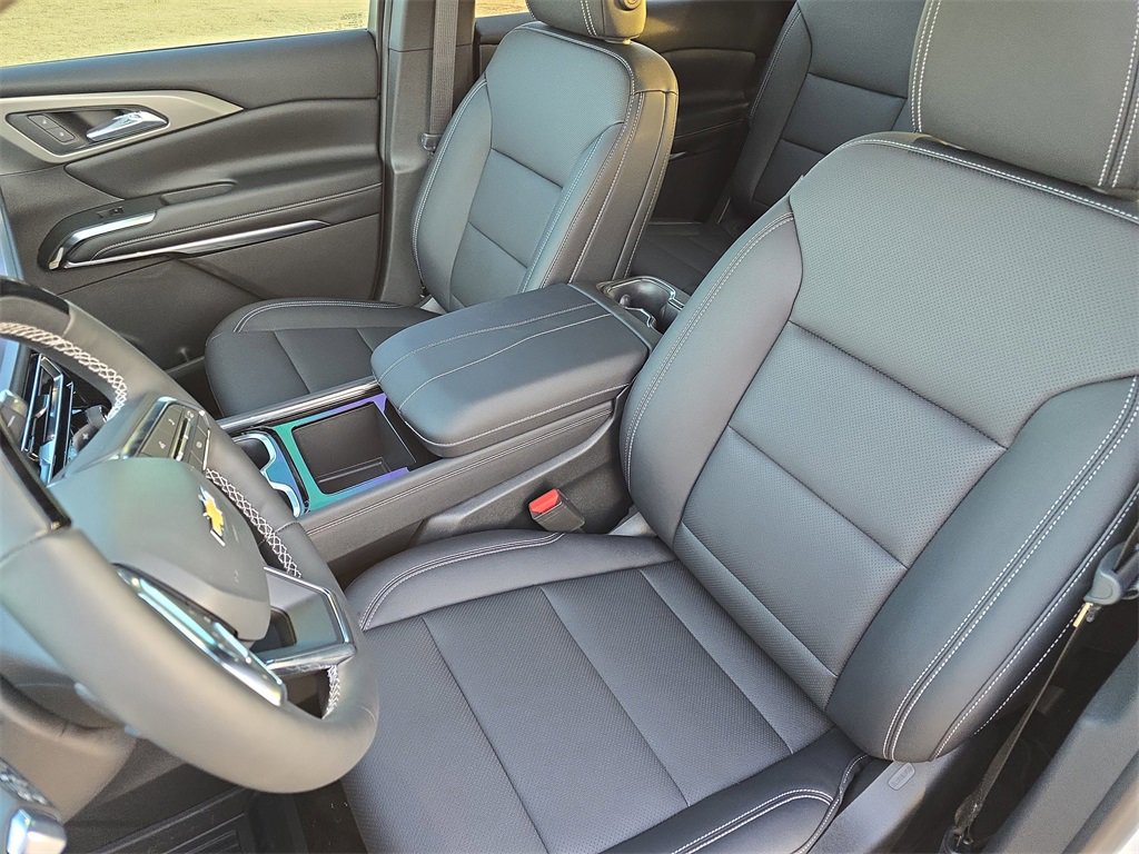 New 2025 Chevrolet Traverse LT w/ Enhanced Driving Package image 16