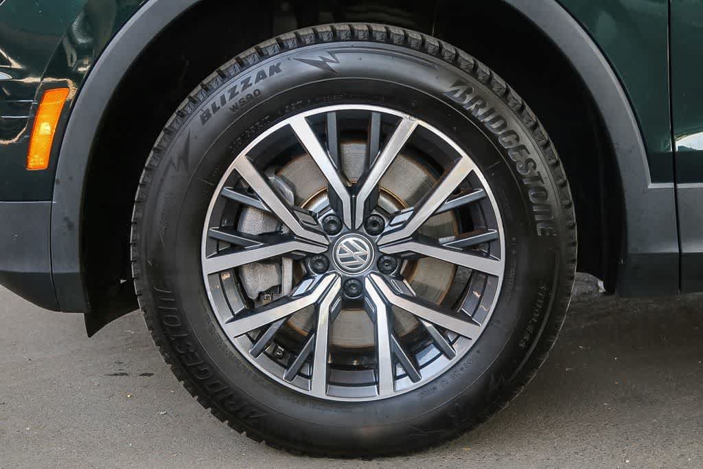 Used 2019 Volkswagen Tiguan SE w/ Panoramic Sunroof Package AWD/4WD image 12