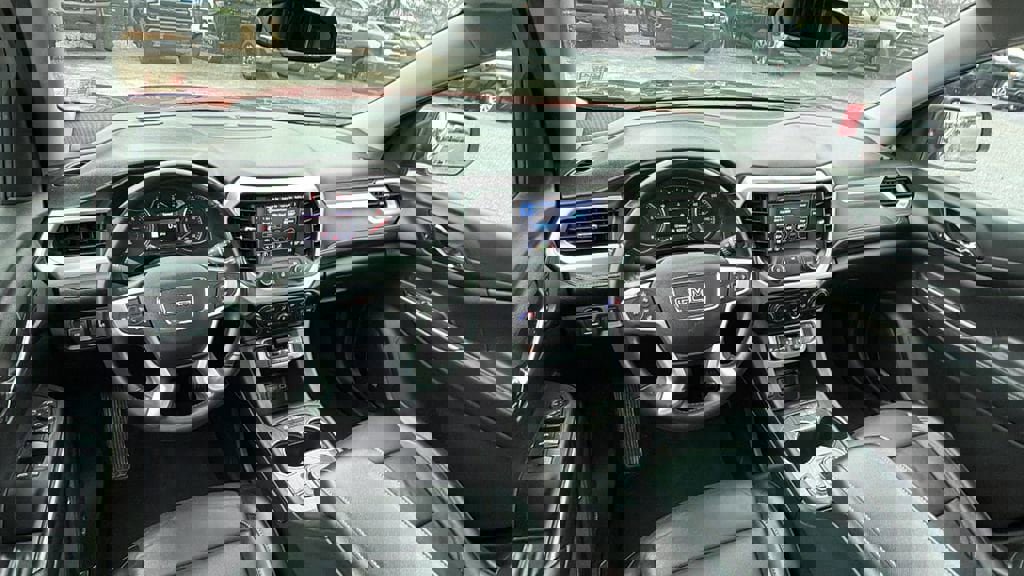 Used 2021 GMC Acadia SLT w/ Preferred Package image 24