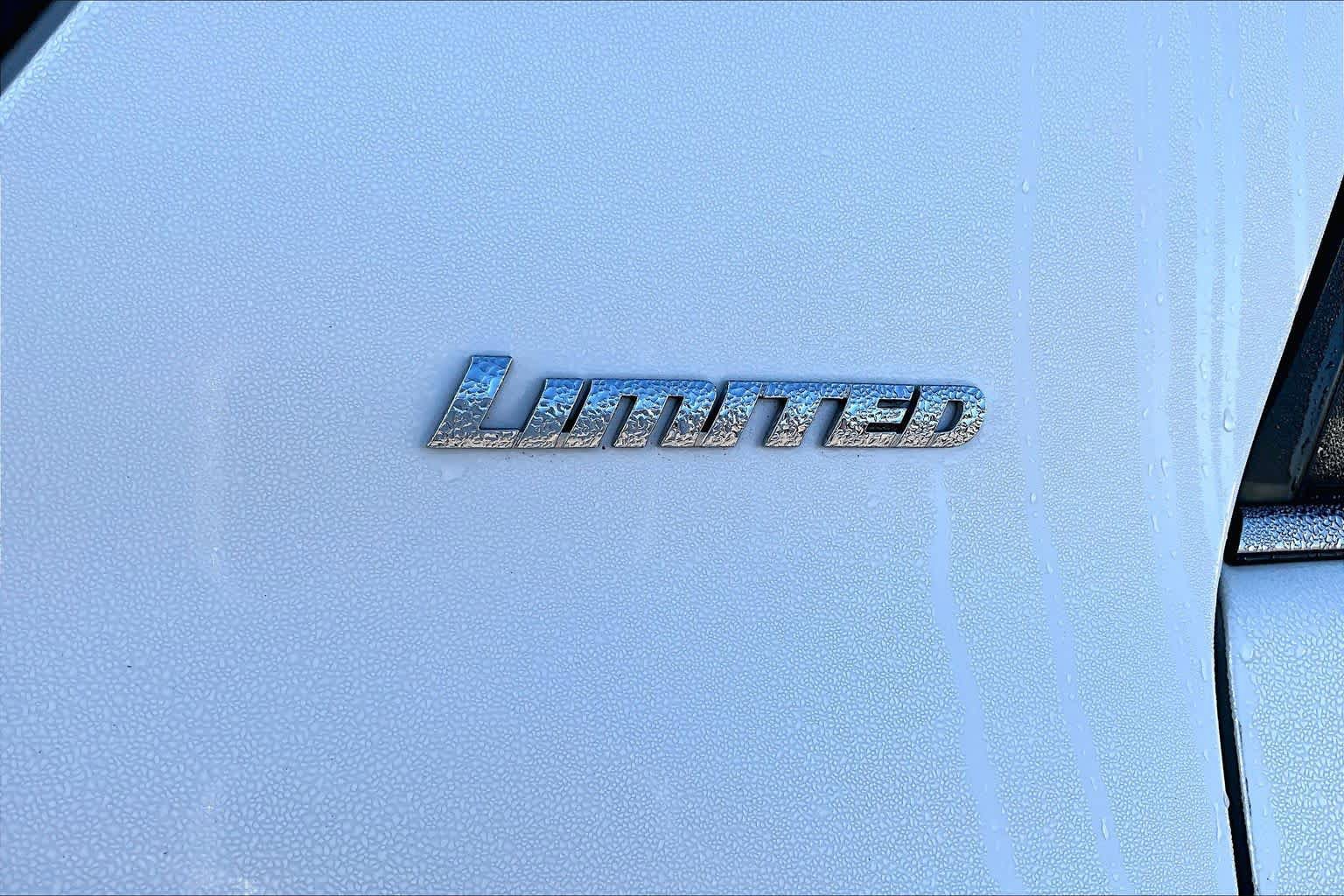 Used 2020 Toyota 4Runner Limited AWD/4WD image 10