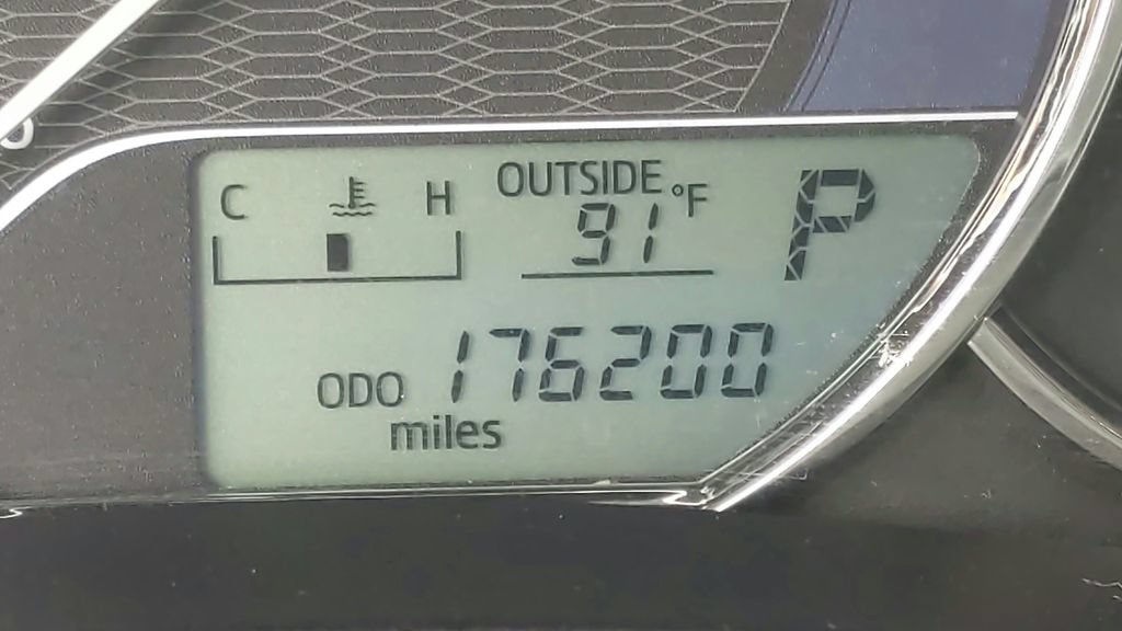 Used 2015 Toyota Corolla LE FWD image 23