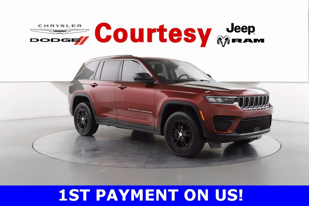 Certified 2023 Jeep Grand Cherokee Laredo w/ Luxury Tech Group I