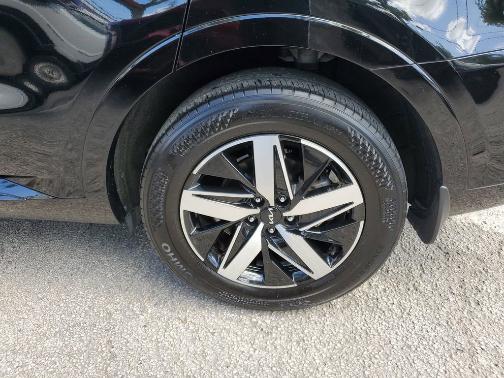 Certified 2022 Kia Sorento EX w/ Panoramic Sunroof Package image 10