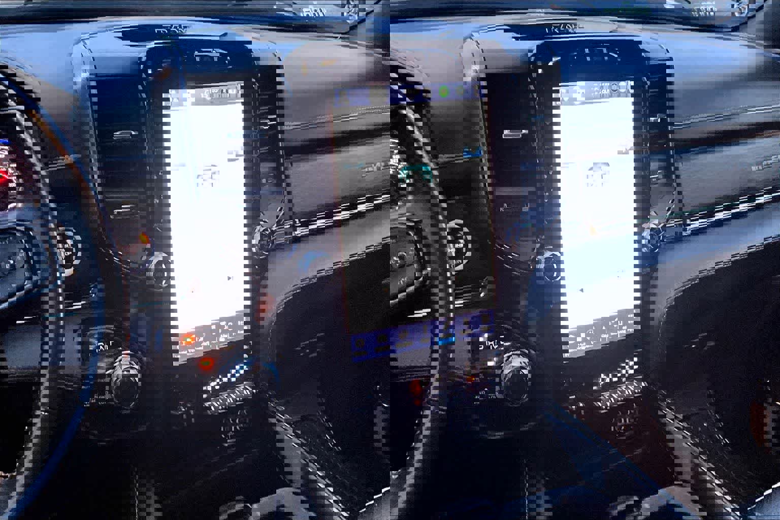 Used 2022 RAM 1500 Limited w/ Body-Colour Bumper Group image 16