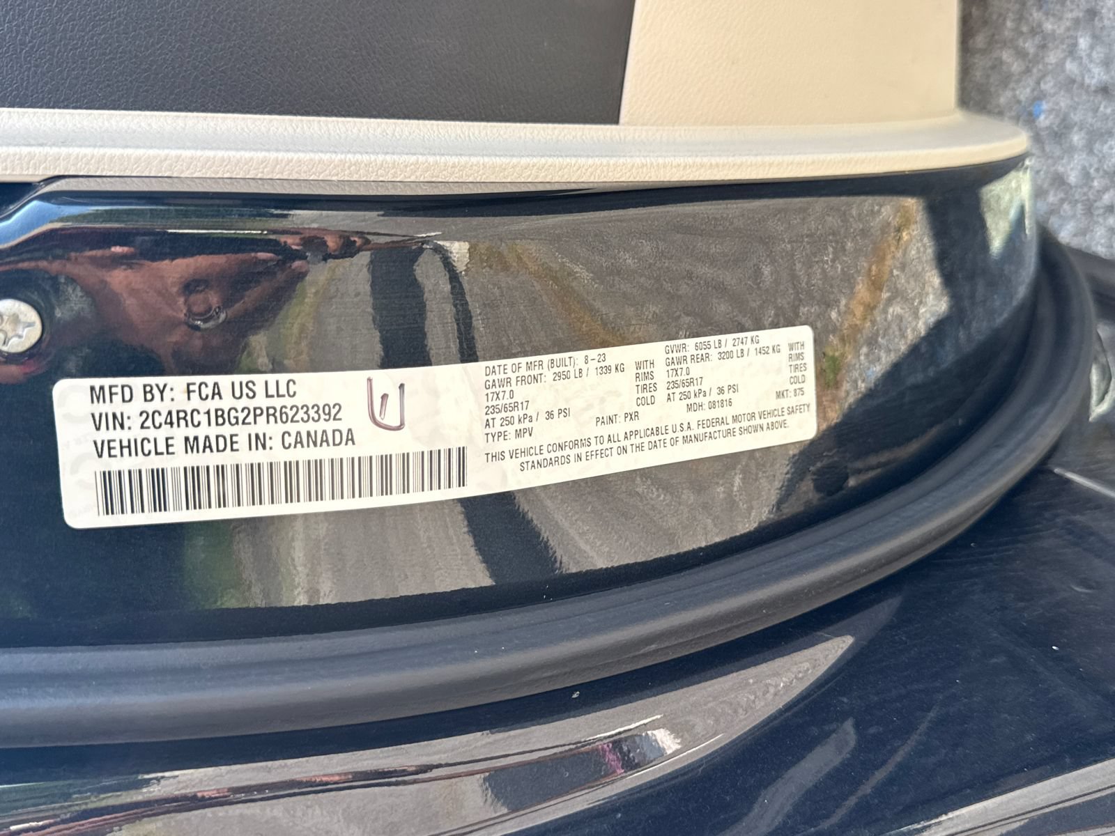 Used 2023 Chrysler Pacifica Touring-L FWD image 28