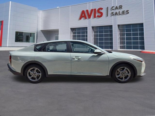 Used 2025 Kia K4 LXS image 5