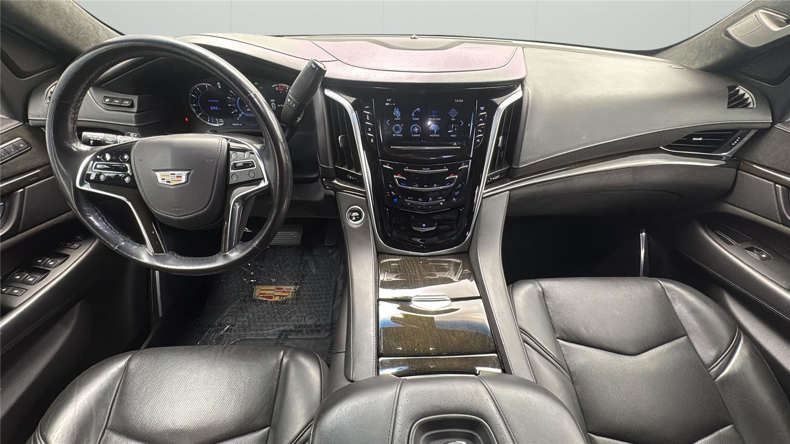 Used 2020 Cadillac Escalade Platinum w/ Escalade Sport Edition AWD/4WD image 26