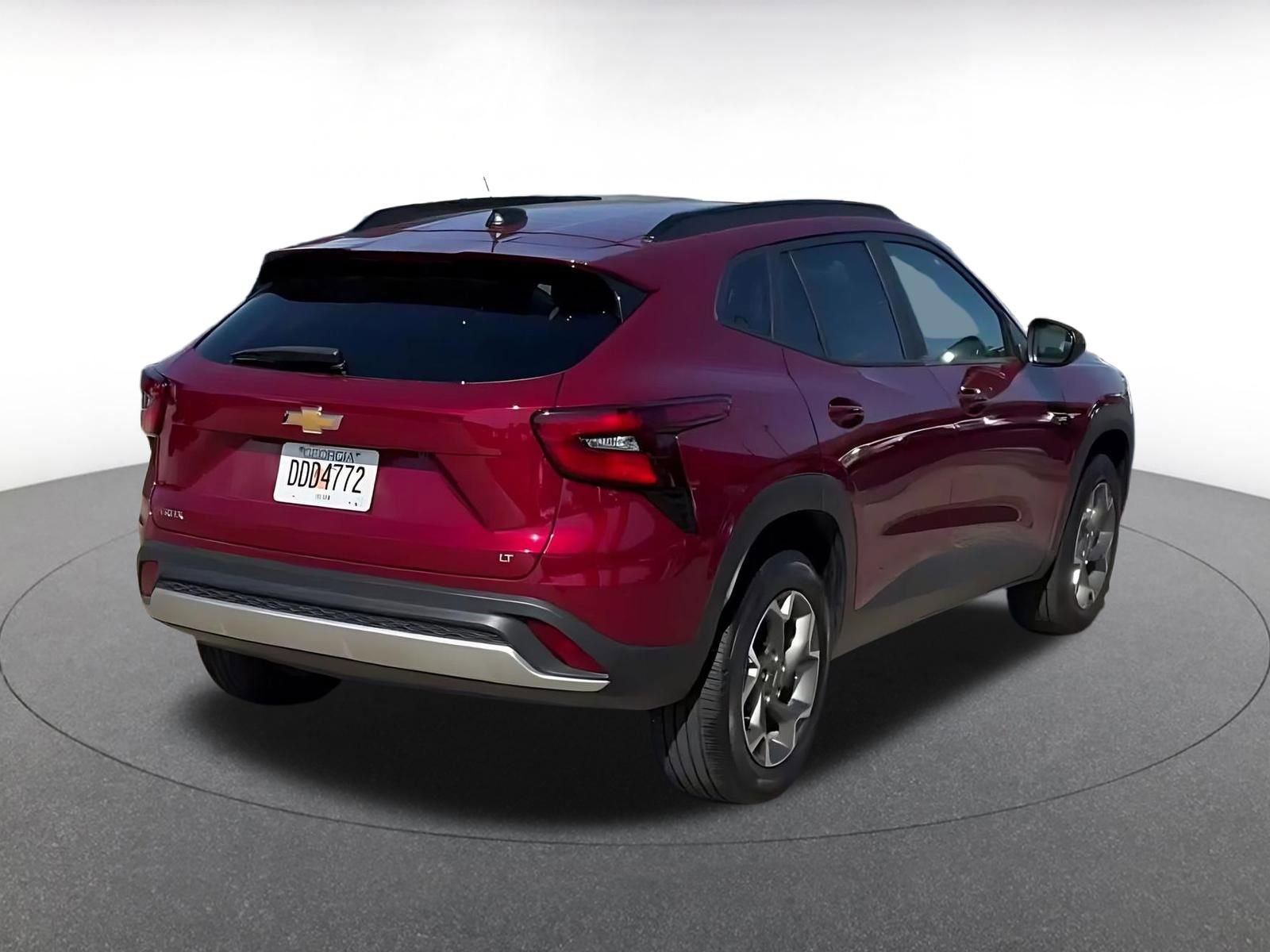 Used 2025 Chevrolet Trax LT w/ LT Convenience Package image 11