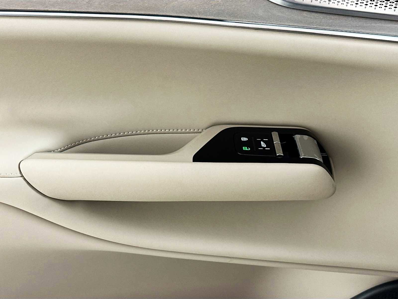 New 2025 Volvo EX90 Ultra image 14