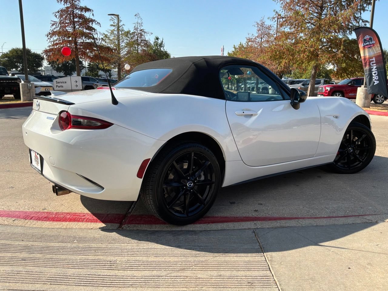 Used 2023 MAZDA MX-5 Miata Club RWD image 9