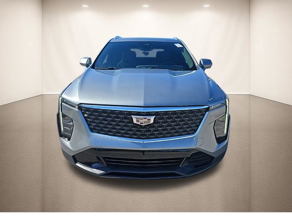 Used 2025 Cadillac XT4 Premium Luxury image 2