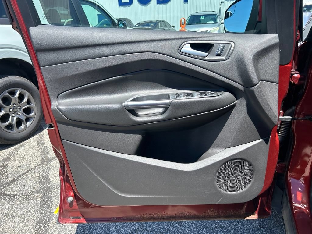 Used 2015 Ford Escape SE FWD image 32