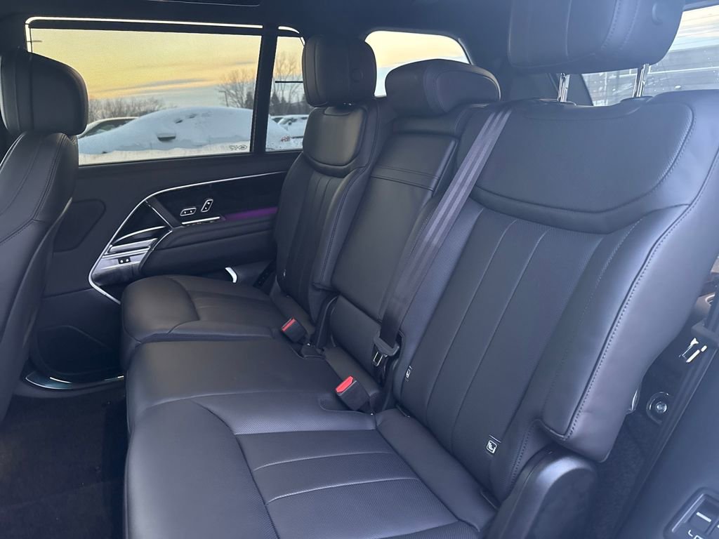 New 2025 Land Rover Range Rover Long Wheelbase SE image 13