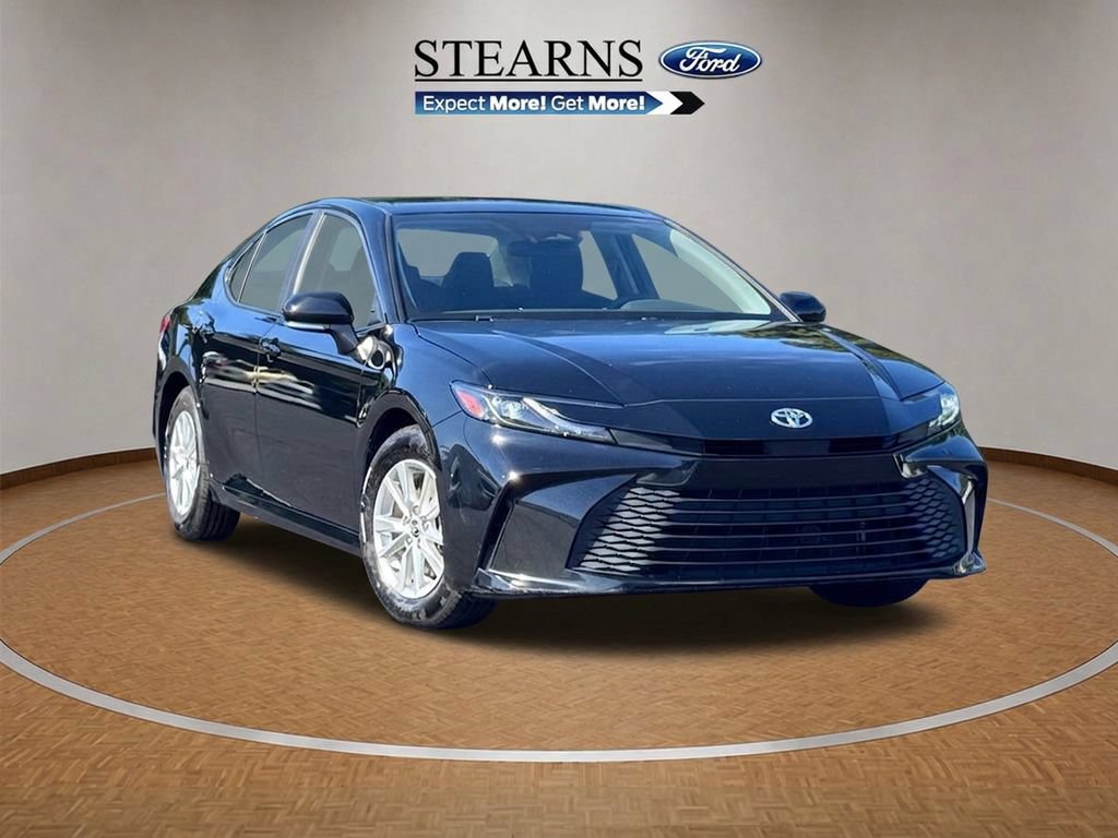 Used 2025 Toyota Camry LE FWD image 1