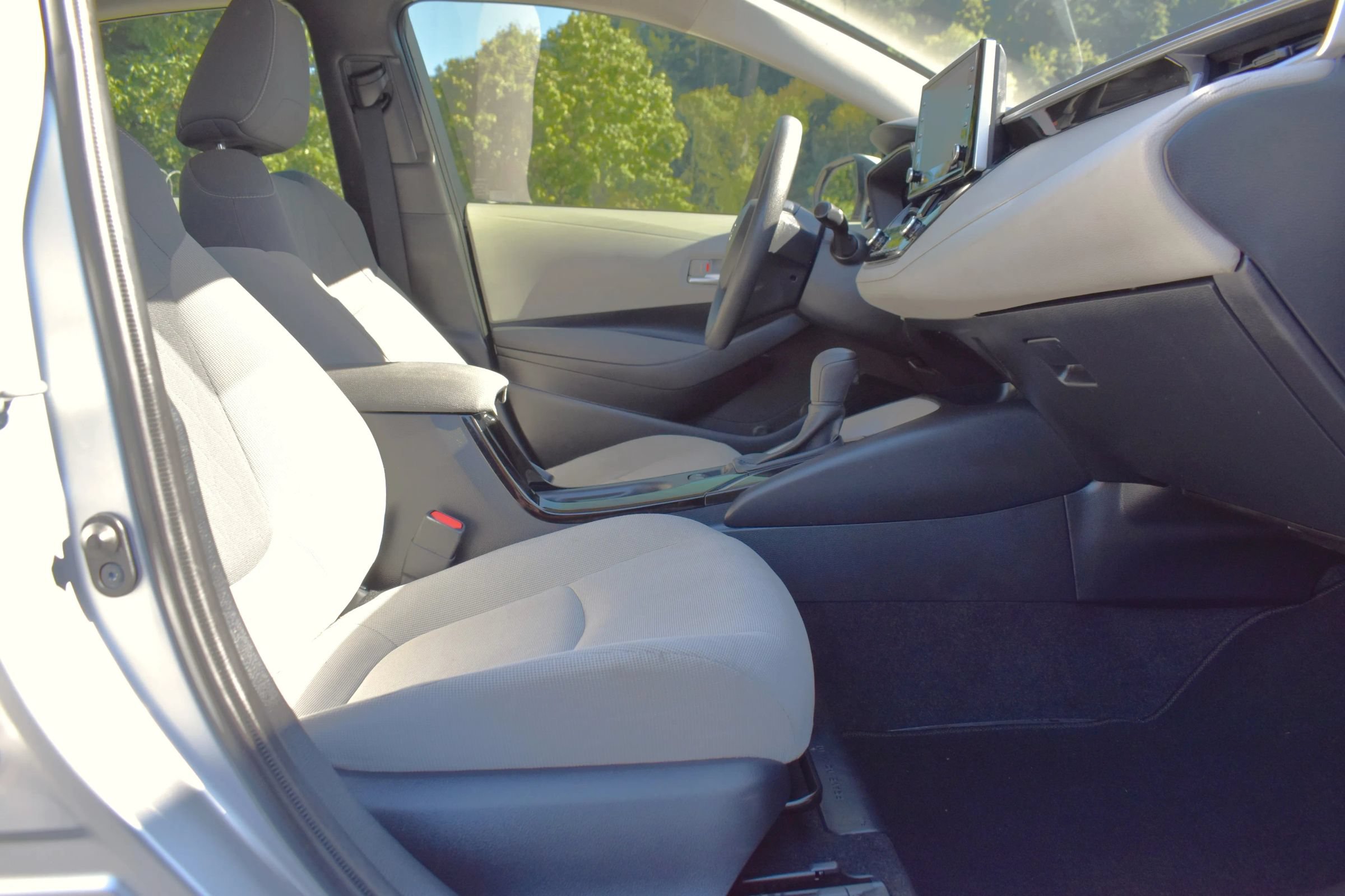 Used 2021 Toyota Corolla LE FWD image 27