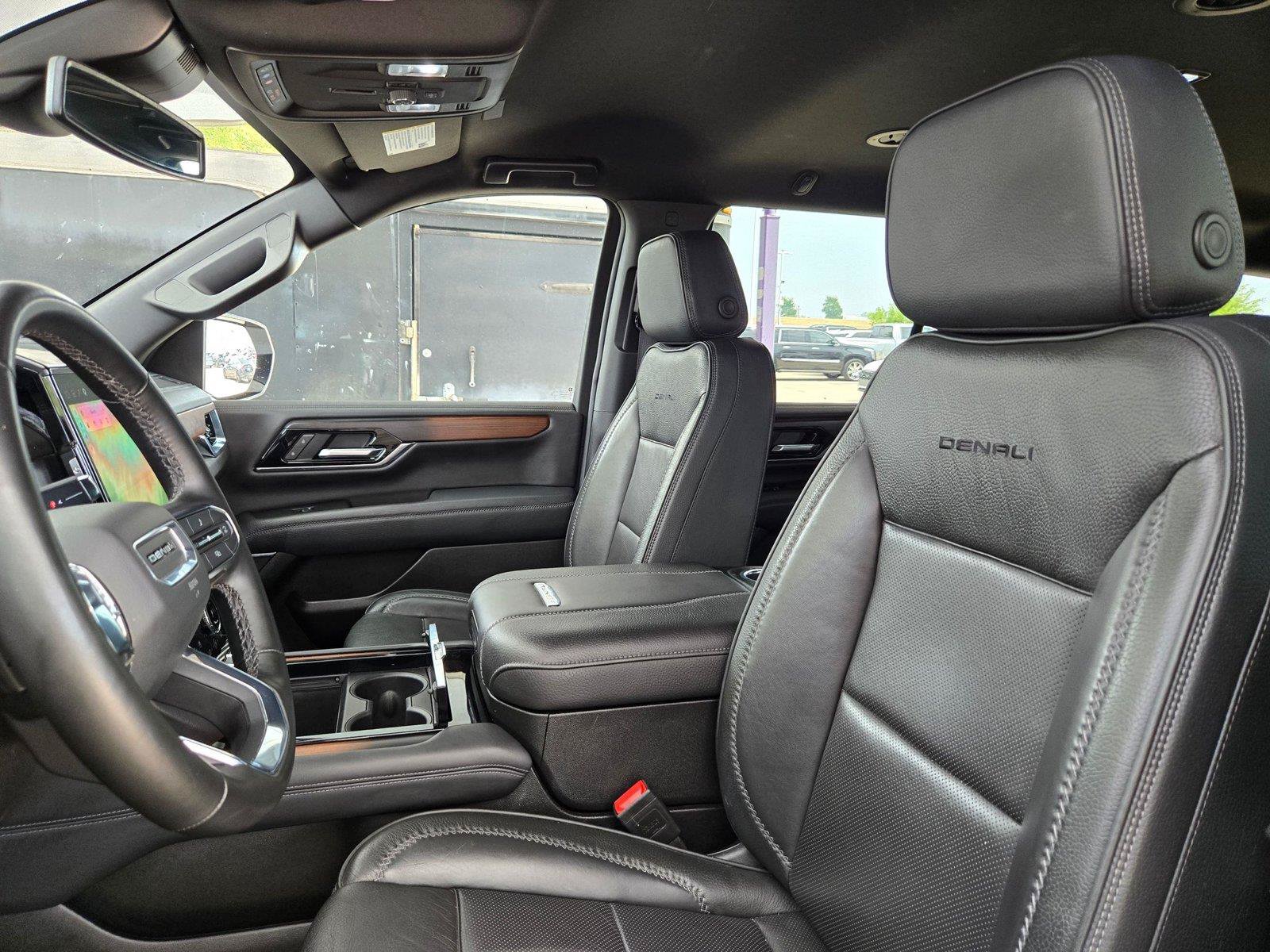 Used 2025 GMC Yukon Denali AWD/4WD image 24