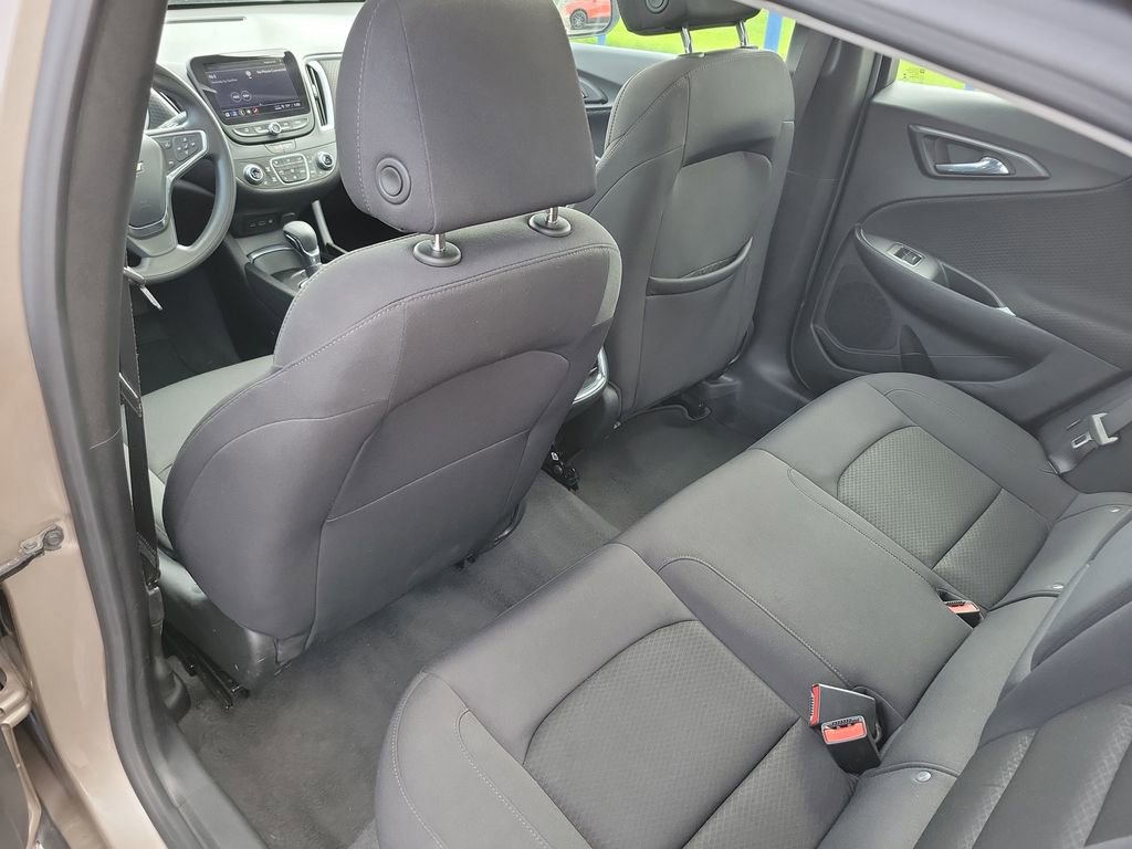 Used 2023 Chevrolet Malibu LT FWD image 16