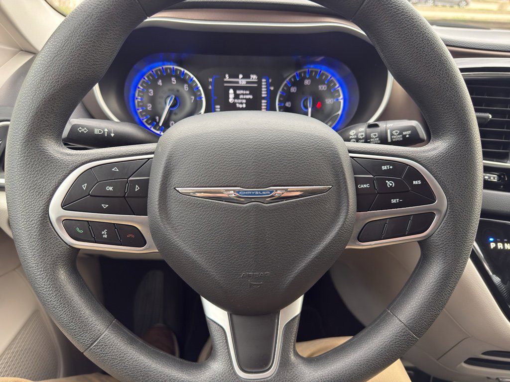 Used 2018 Chrysler Pacifica Touring Plus image 19