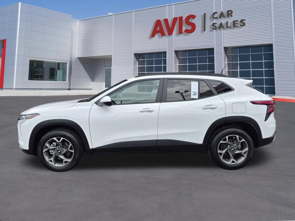 Used 2025 Chevrolet Trax LT w/ LT Convenience Package FWD image 10