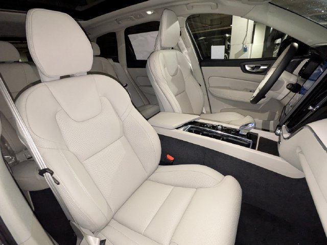 New 2026 Volvo XC60 B5 Ultra w/ Climate Package AWD/4WD image 30
