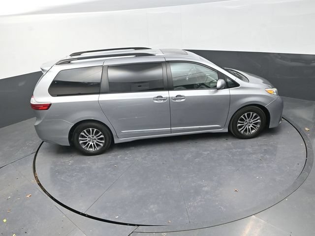 Used 2018 Toyota Sienna XLE FWD image 27