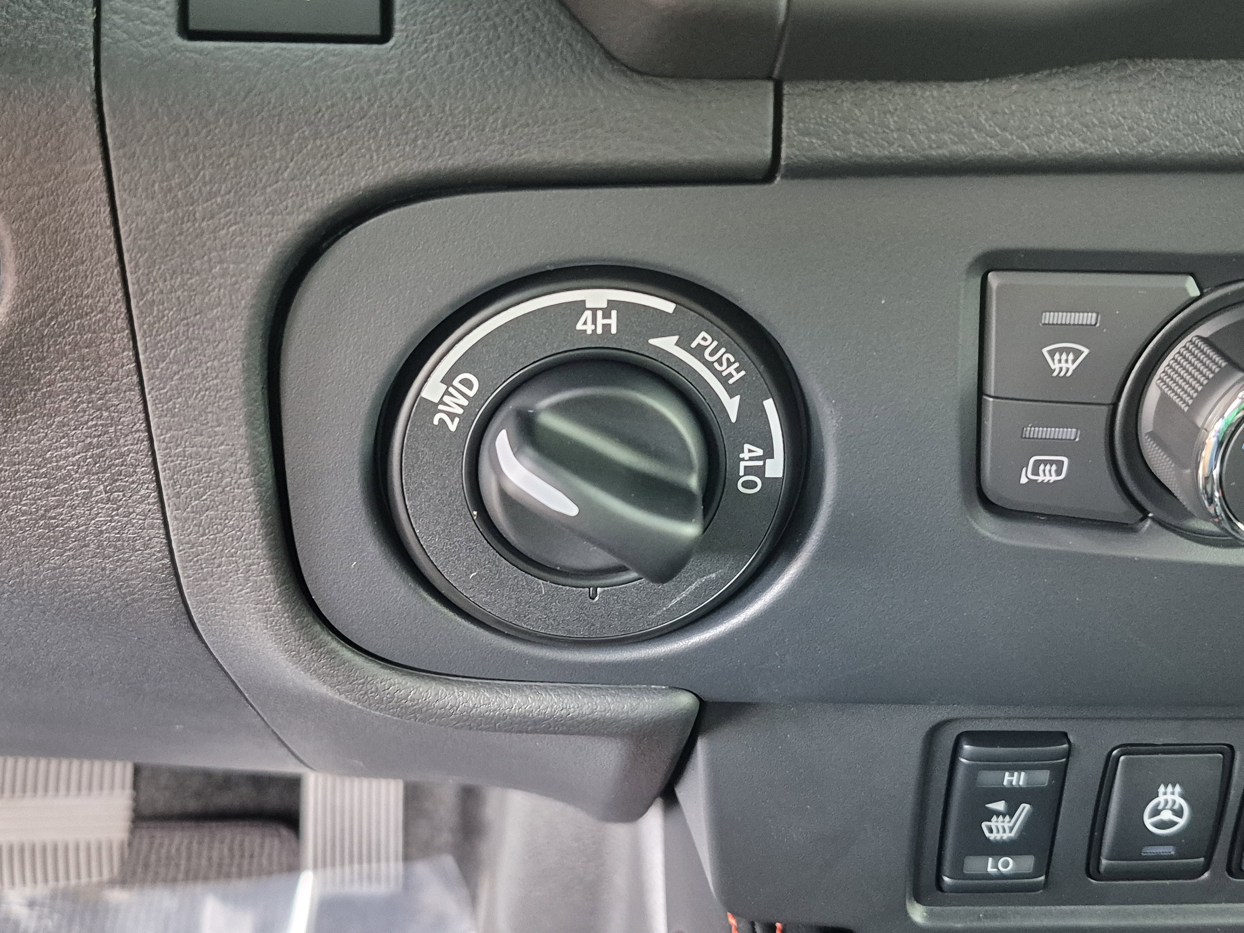 New 2026 Nissan Frontier PRO-4X w/ Pro Premium Package AWD/4WD image 28