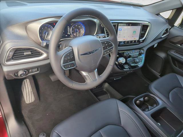 New 2025 Chrysler Pacifica Select AWD/4WD image 3