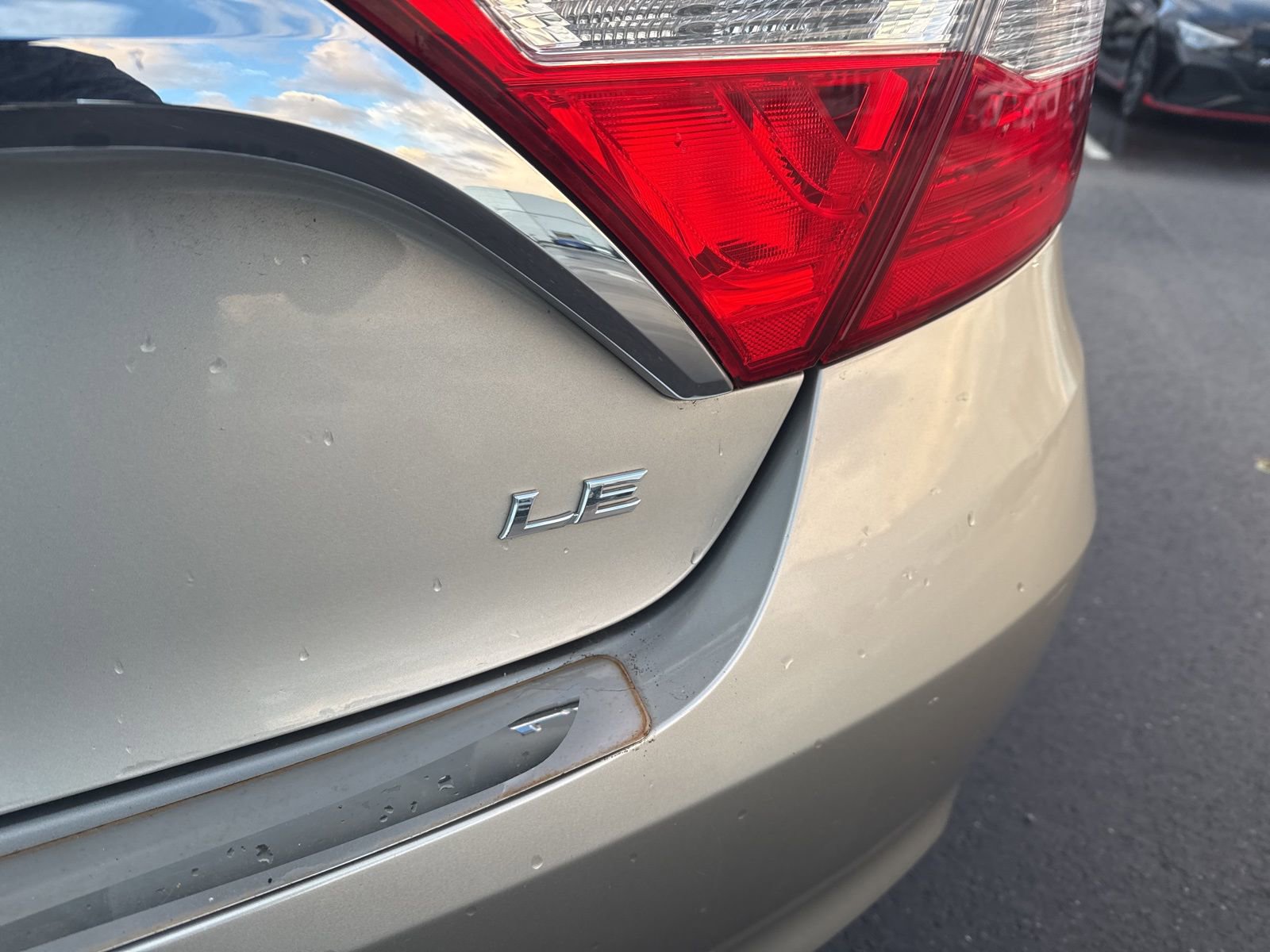 Used 2016 Toyota Camry LE image 8