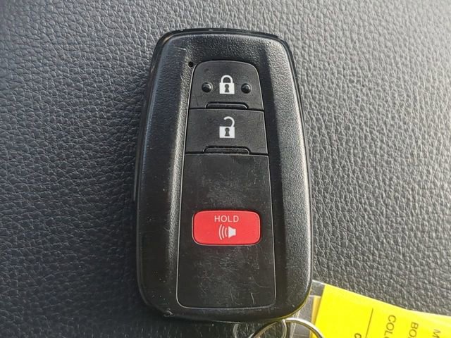 Used 2025 Toyota RAV4 XLE AWD/4WD image 26