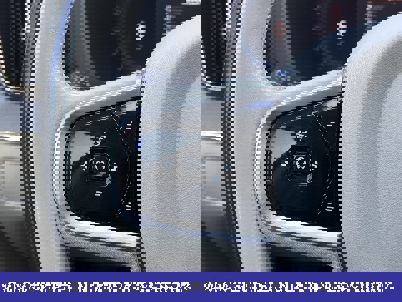 Certified 2023 Volvo XC60 B5 Plus w/ Climate Package image 17