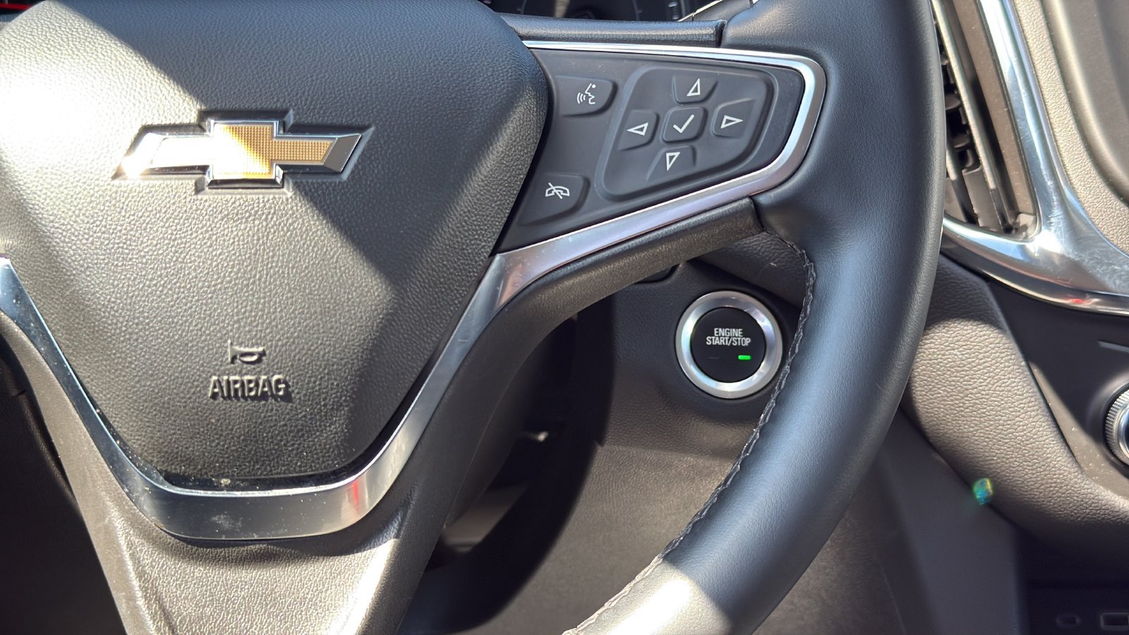 Used 2024 Chevrolet Equinox LT FWD image 15